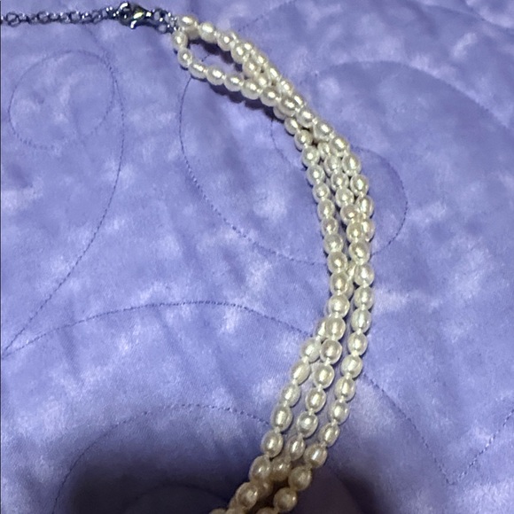 Elegant Cream Pearl Necklace - Picture 3 of 8